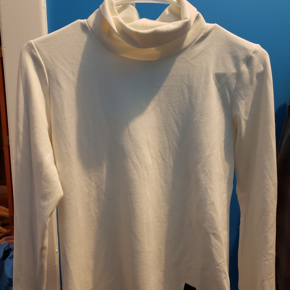 Topo designs white turtleneck small
